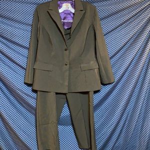 Plus size women’s pant suit